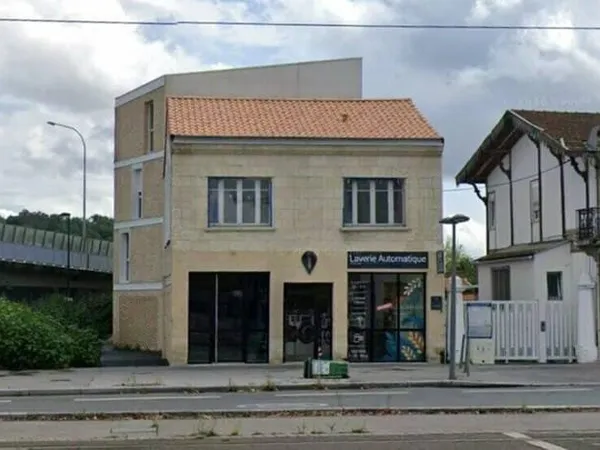 Local commercial 108 m²