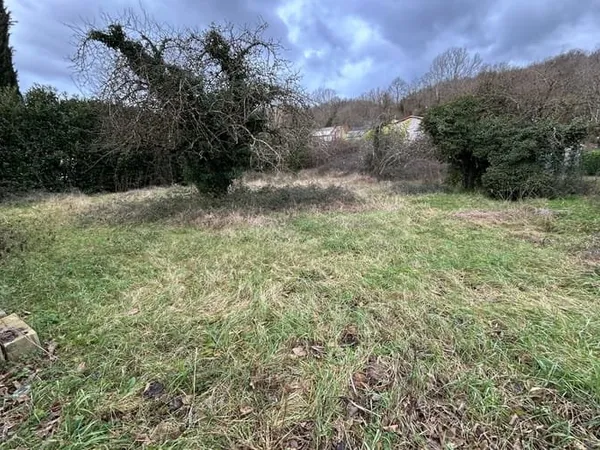 Terrain 931 m²