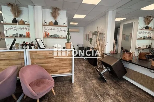 Local 27 m²