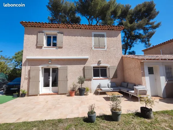 Maison Aubagne 107 m2 année 2012