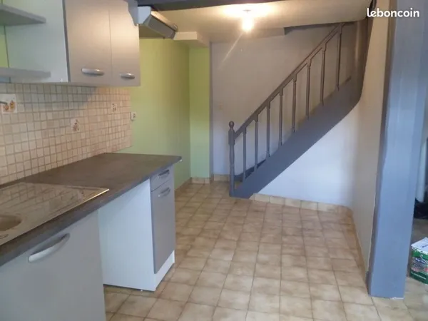 Maison Appartement T3 Airvault centre