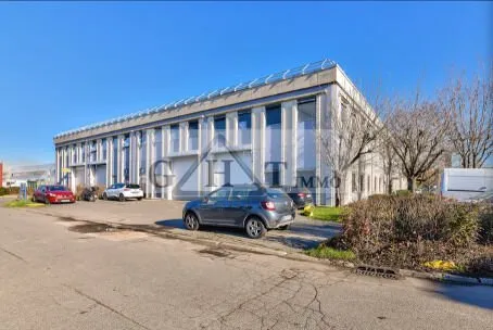 Entrepot à la location de 1300m²