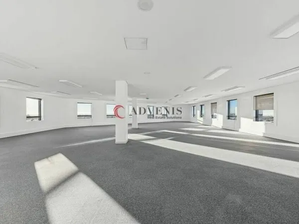 Bureaux 244 m²