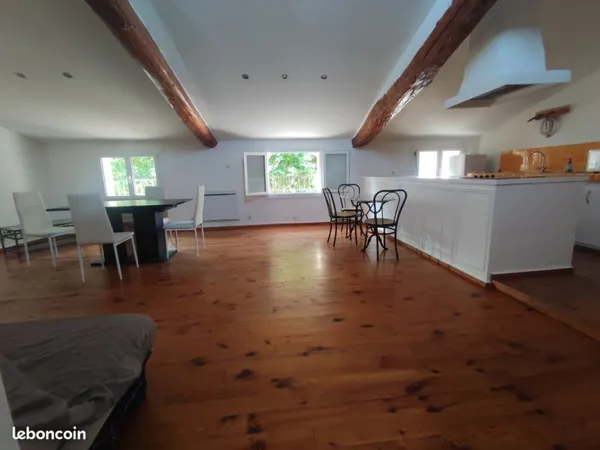 Lorgues, charmant appartement de 70 m2 dans un bel immeuble