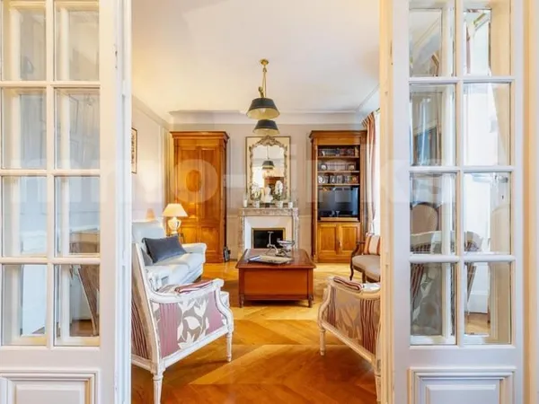 Avenue Foch - Maison Bourgeoise, 200 m2 habitables, double box, jardin, sans travaux