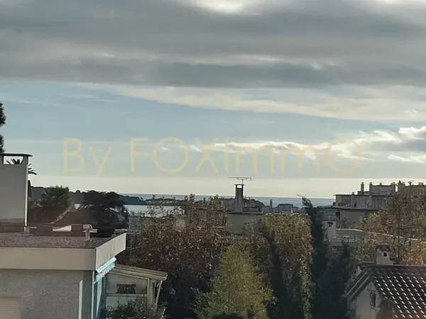 Cannes Basse Californie à 500 m de la Croisette appartement 3 pièces vue mer
