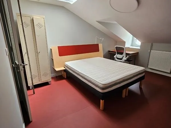 Chambre privée meublée à louer dans résidence de haut standing