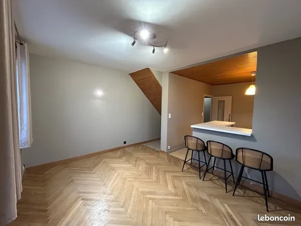 Appartement T4 80 m² - Centre Izernore - 3 chambres - Parking