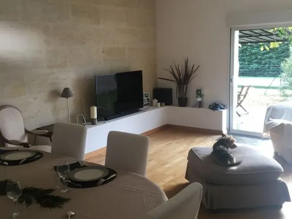 Maison en pierre +chai attenant