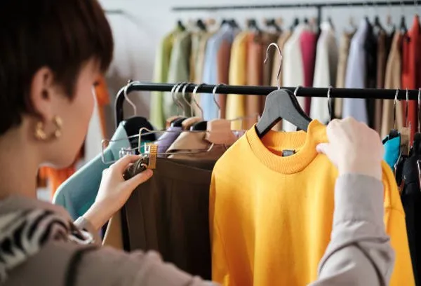 MAGASIN DE VETEMENT FEMME A VENDRE