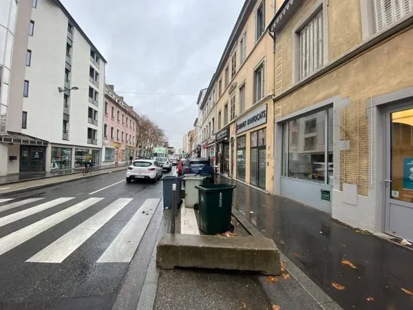 Entrepôt 200 m²