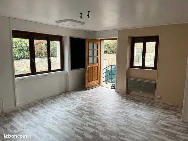 Bureau et espace de travail Location Lorlanges  25m² 155€