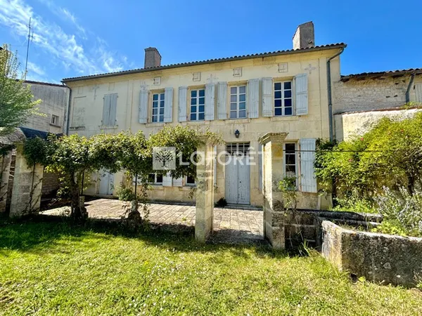 Maison 8 pièces 265 m²