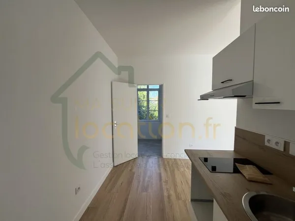 Studio 28 m² Saint-Quentin