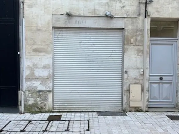 Dpt Charente Maritime (17), à vendre SAINTES Locaux d'activité