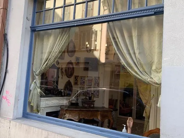 Local commercial Strasbourg centre quartier gare vitrine
