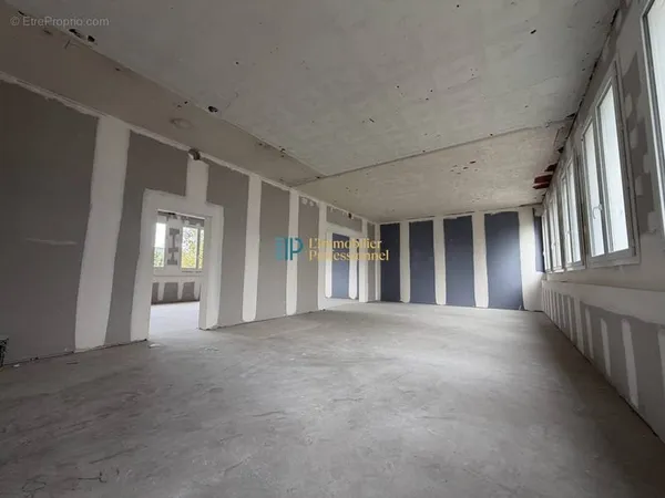 Bureau 116 m²