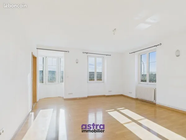 BEL APPARTEMENT T4 LUMINEUX de 88m2