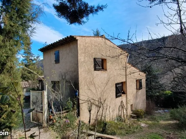 Maison de compagne, Gréolières 06, la zone de Parc naturel régional des Prealpes Azur