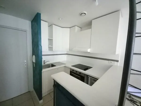 Studio récent à La Roquebrussanne