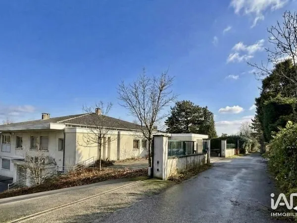 Bureaux 810 m²
