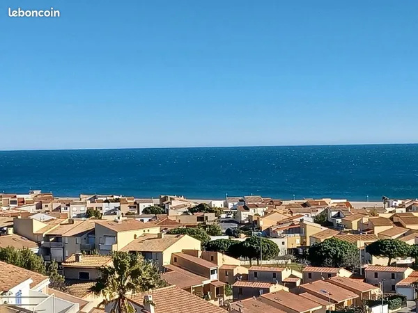 Duplex pleine vue mer piscine parking calme