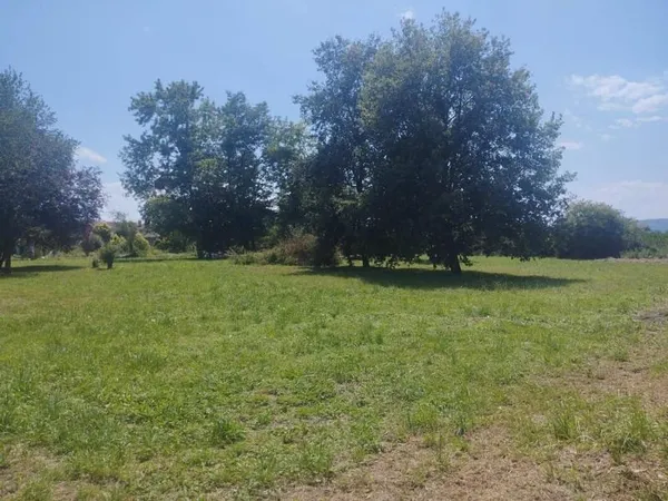 Terrain constructible 1574 m²