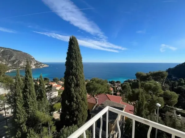 Eze bord de Mer, appartement vue mer ,135 m² surface habitable