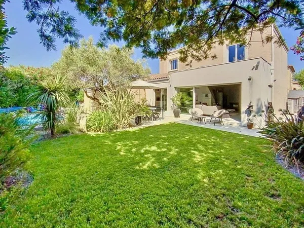 Villa 5 pièces 180 m²
