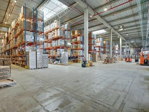 Entrepôt 3961 m²