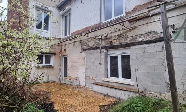 Immeuble de rapport - Maison de ville avec jardin - Appartem