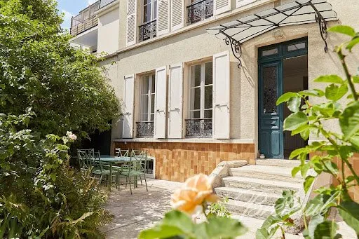 Maison 9 pièces 308 m²