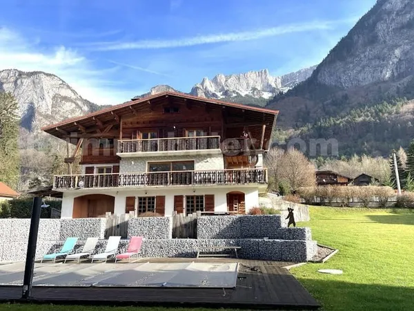 Chalet 9 pièces 213 m²