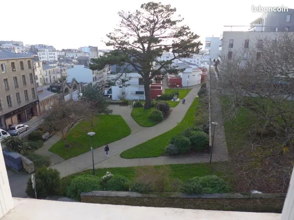 T2 meublé 46 m2 BREST église SAINT MARTIN très bon état