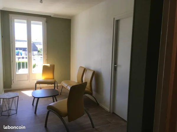 Loue chambre meublee et lumineuse