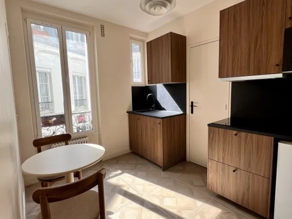 Loue studio meublé 22m² Paris 3ème (rénové) - Dispo mai 2026