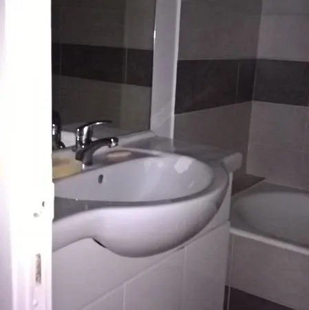 Studio meublé-350 euros par mois