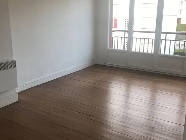Appartement traversant Sud - 2 chambres - 4ème étage sans ascenceur avec vue MER et coucher du solei