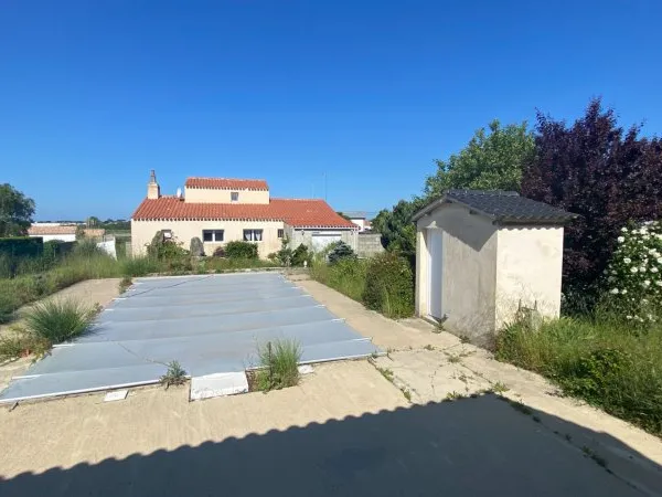 Maison de près de 200 m2 habitables avec piscine, Le Fenouiller