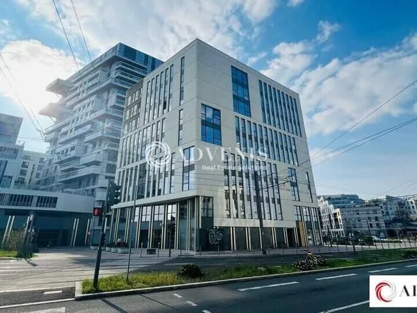 Bureaux 785 m²