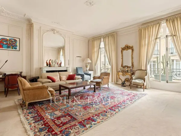 Appartement 5 pièces 181 m²