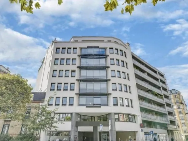Local 1319 m²