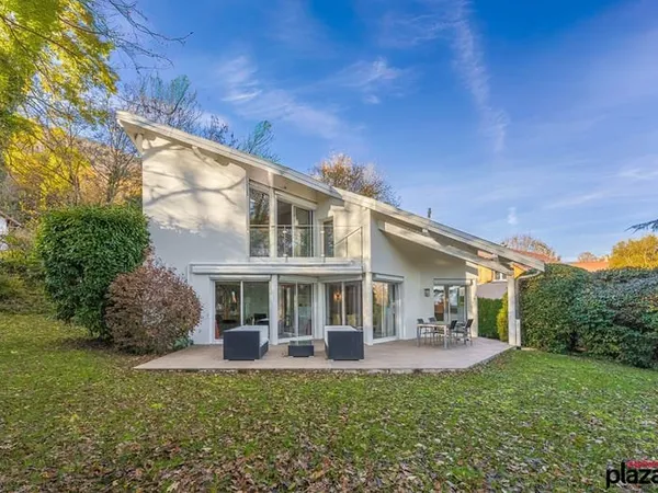 ECHENEVEX- Maison d'architecte avec vue Mont-Blanc !
