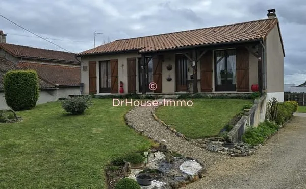 TERCÉ - EXCLUSIVITE A NE PAS MANQUER! Maison de plain-pied de 82 m² sur sous-sol complet - 3 chambre