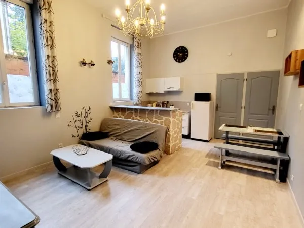 GRAND APPARTEMENT MEUBLE PROCHE CENTRE VILLE CARCASSONNE