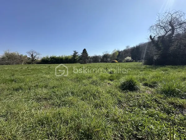 Terrain 604 m²