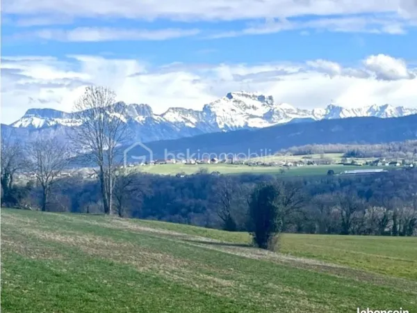 Terrain 2 258 m² Lovagny