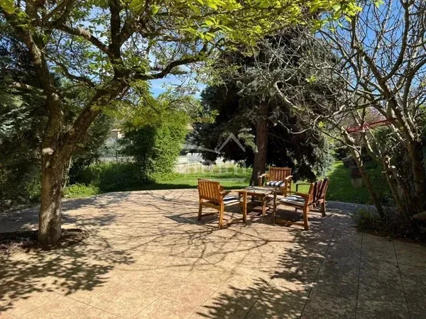 Maison Individuelle avec Jardin, Piscine et Garage