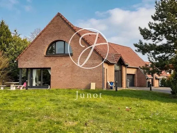 Maison 5 pièces 180 m²