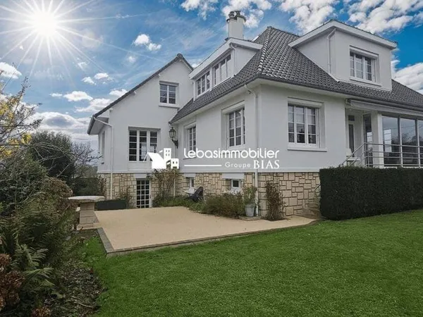 Maison 7 pièces 220 m²